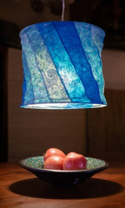 Runde Papier Hängelampe, Papierlampenschirm Annapurna, Handgeschöpftes Papier - Blau/gestreift - 25x28x28 Cm Ø28 Cm -Laden Für Heimbeleuchtung 2 21 26913 lampe