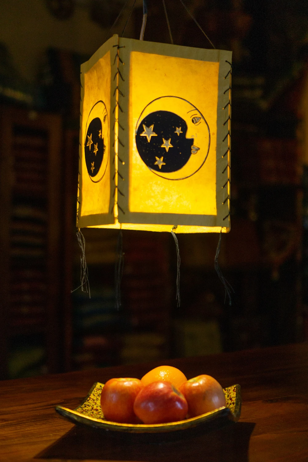 Lokta Papier Hänge Lampenschirm, Deckenleuchte Aus Handgeschöpftem Papier - Mond Gelb - 28x18x18 Cm 5 Lokta Papier Hänge Lampenschirm, Deckenleuchte Aus Handgeschöpftem Papier - Mond Gelb - 28x18x18 Cm – Bild 3