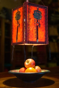 Lokta Papier Hänge Lampenschirm, Deckenleuchte Aus Handgeschöpftem Papier, Gebetsmühle - Rot - 28x18x18 Cm -Laden Für Heimbeleuchtung 2 21 37851 lampe