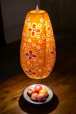 Ovaler Lokta Papierlampenschirm, Hängelampe Coronada Flower Power - Orange - 52x29x29 Cm 5 Ovaler Lokta Papierlampenschirm, Hängelampe Coronada Flower Power - Orange - 52x29x29 Cm -Laden Für Heimbeleuchtung 2 21 49395