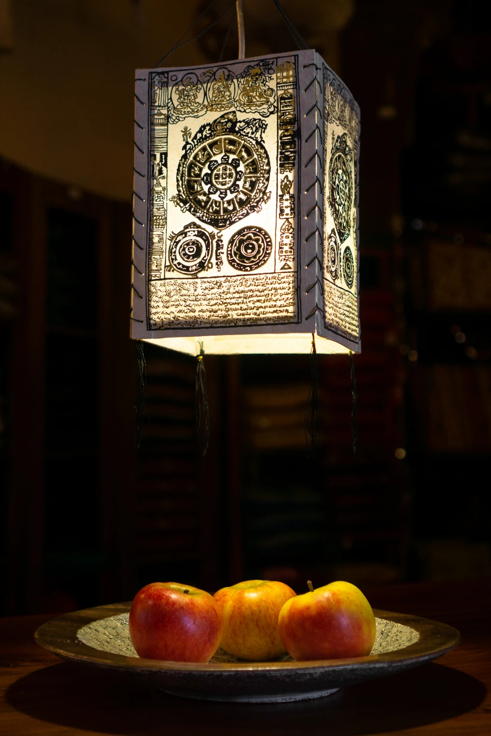 Lokta Papier Hänge Lampenschirm, Deckenleuchte Aus Handgeschöpftem Papier - Mandala Weiß - 28x18x18 Cm 6 Lokta Papier Hänge Lampenschirm, Deckenleuchte Aus Handgeschöpftem Papier - Mandala Weiß - 28x18x18 Cm – Bild 4