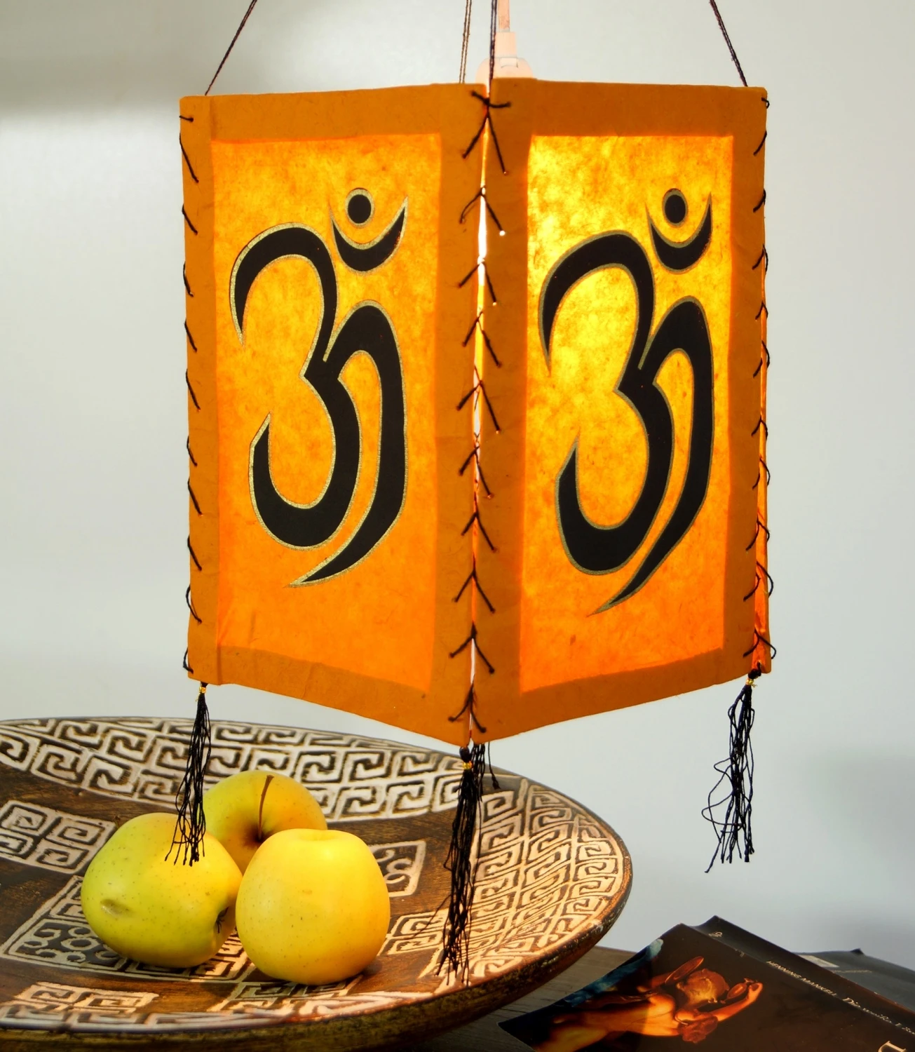 Lokta Papier Hänge Lampenschirm, Deckenleuchte Aus Handgeschöpftem Papier - Om Orange - 28x18x18 Cm 4 Lokta Papier Hänge Lampenschirm, Deckenleuchte Aus Handgeschöpftem Papier - Om Orange - 28x18x18 Cm – Bild 2