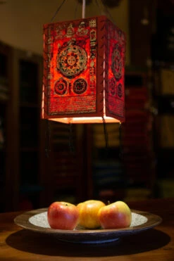 Lokta Papier Hänge Lampenschirm, Deckenleuchte Aus Handgeschöpftem Papier - Mandala Rot - 28x18x18 Cm -Laden Für Heimbeleuchtung 37368