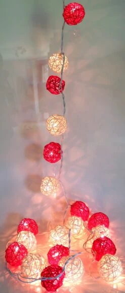 Rattan Ball LED Kugel Lampion Lichterkette - Rot/weiß -Laden Für Heimbeleuchtung buerop8083993