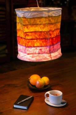 Runde Papier Hängelampe, Lokta Papierlampenschirm Annapurna Stripes, Handgeschöpftes Papier - Orange Gestreift - 30x28x28 Cm Ø28 Cm -Laden Für Heimbeleuchtung lampe 33280