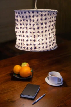 Runde Papier Hängelampe, Lokta Papierlampenschirm Annapurna, Handgeschöpftes Papier - Weiß/schwarz - 25x28x28 Cm Ø28 Cm 7 Runde Papier Hängelampe, Lokta Papierlampenschirm Annapurna, Handgeschöpftes Papier - Weiß/schwarz - 25x28x28 Cm Ø28 Cm -Laden Für Heimbeleuchtung lampe 33284