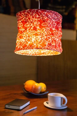 Runde Papier Hängelampe, Lokta Papierlampenschirm Annapurna, Handgeschöpftes Papier - Rot/Blume - 25x28x28 Cm Ø28 Cm 7 Runde Papier Hängelampe, Lokta Papierlampenschirm Annapurna, Handgeschöpftes Papier - Rot/Blume - 25x28x28 Cm Ø28 Cm -Laden Für Heimbeleuchtung lampe b 26914