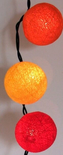 Stoff Ball Lichterkette, LED Kugel Lampion Lichterkette - Rot/gelb -Laden Für Heimbeleuchtung lichterkettenausschnitt2