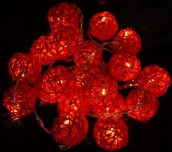 Rattan Ball LED Kugel Lampion Lichterkette - Rot