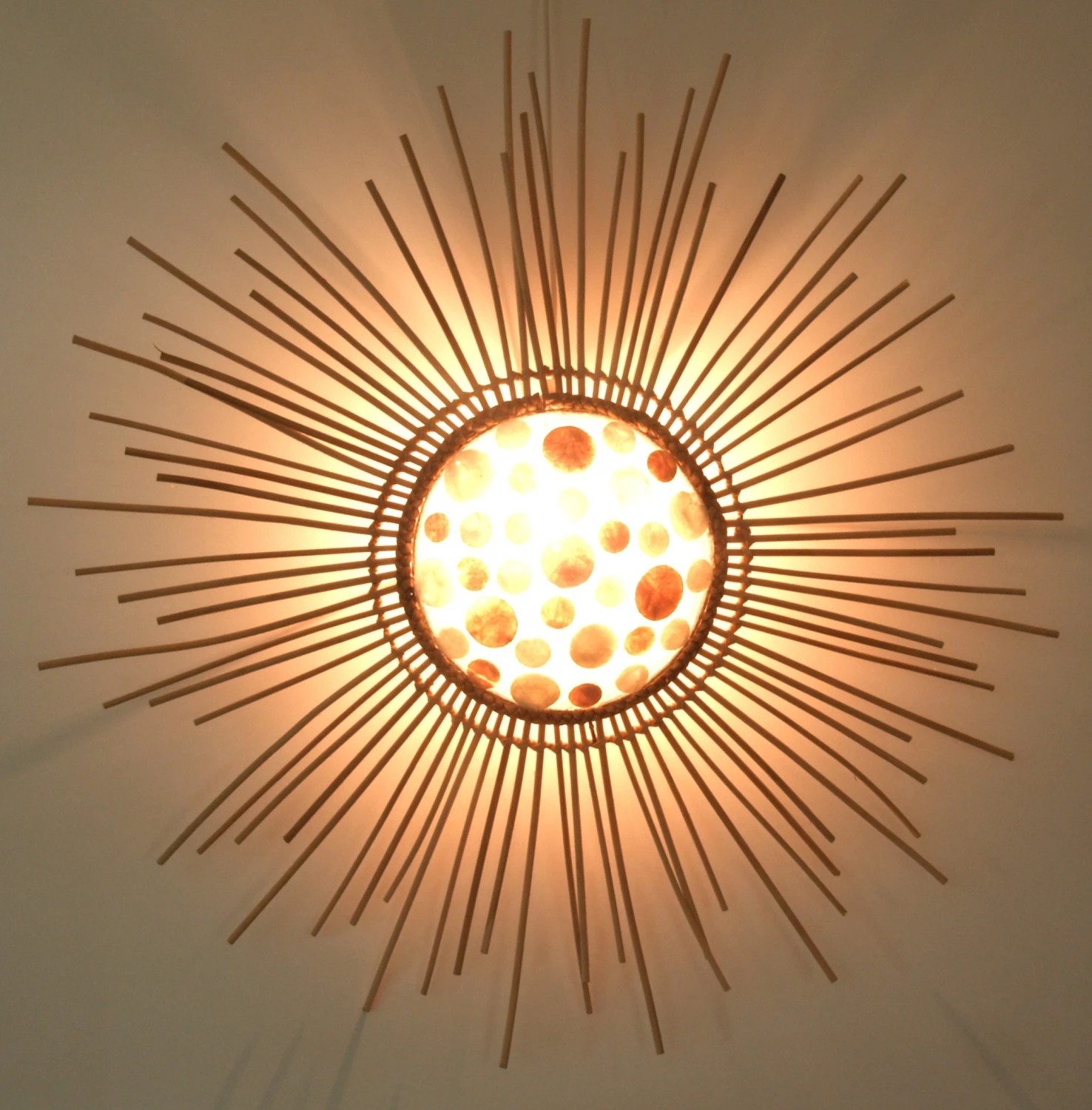 Wandlampe / Wandleuchte, In Bali Handgefertigt Aus Naturmaterial, Rattan, Capiz / Perlmutt - Modell Lakkadiva - 75x75x15 Cm 3 Wandlampe / Wandleuchte, In Bali Handgefertigt Aus Naturmaterial, Rattan, Capiz / Perlmutt - Modell Lakkadiva - 75x75x15 Cm